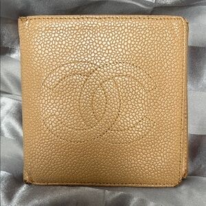 CHANEL Caviar Pebbled Wallet (Beige)